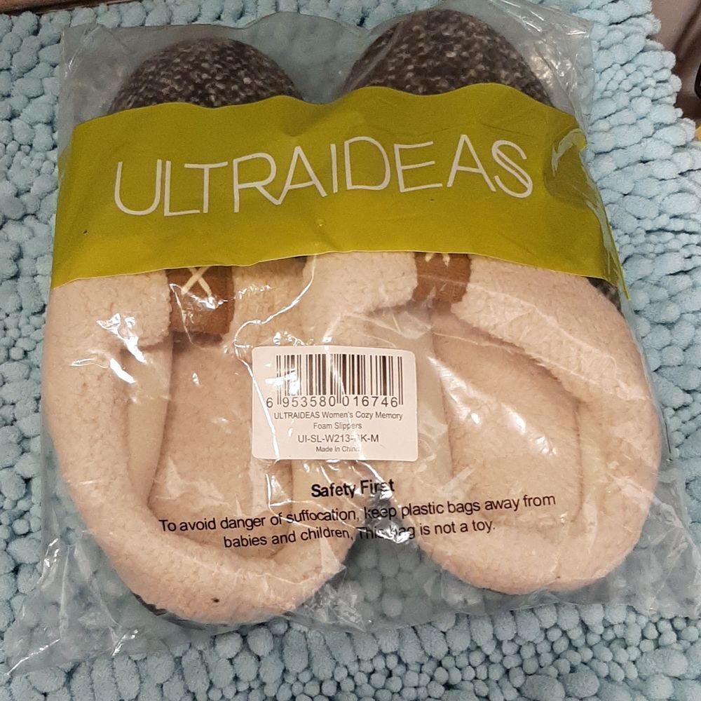 NWT Ultraideas Comfort Slippers Size 7-8. with Fuzzy Insides. Waterproof Soles.